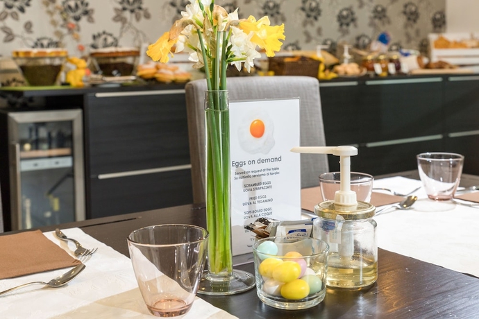 Imagen del bar/restaurante del Hotel The One, Riccione. Foto 5