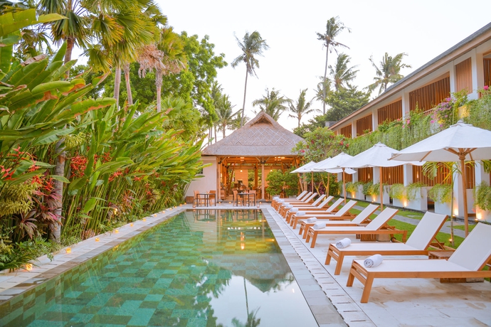 Imagen de la piscina del Hotel The Open House Bali. Foto 16