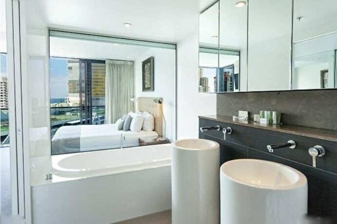 Imagen de la habitación del Hotel The Oracle Broadbeach 906. Foto 29