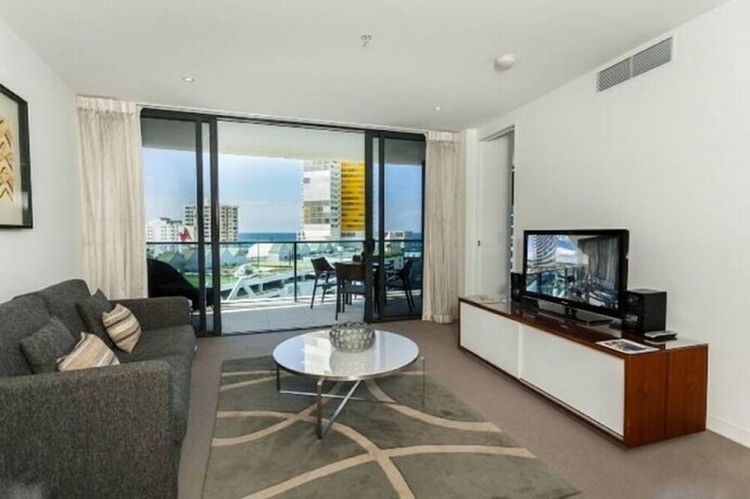 Imagen de la habitación del Hotel The Oracle Broadbeach 906. Foto 32