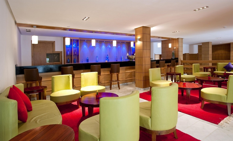 Imagen del bar/restaurante del Hotel The Orangers Beach Resort and Bungalows - All Inclusive. Foto 3