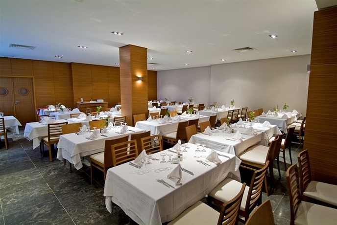 Imagen del bar/restaurante del Hotel The Orangers Beach Resort and Bungalows - All Inclusive. Foto 4