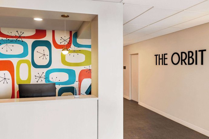 Imagen de los interiores del Hotel The Orbit Hotel, Trademark Collection by Wyndham. Foto 15