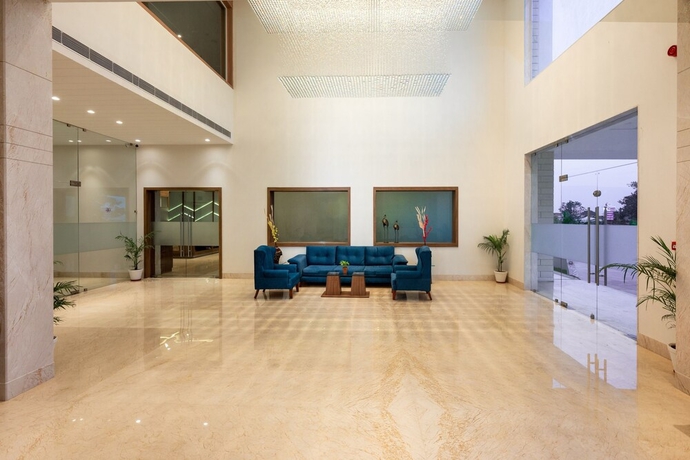 Imagen de los interiores del Hotel The Orchid Jamnagar. Foto 14