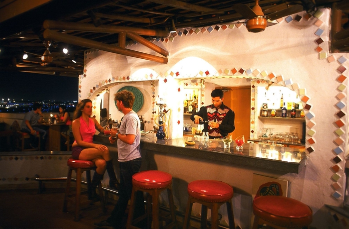 Imagen del bar/restaurante del Hotel The Orchid Mumbai Vile Parle. Foto 3