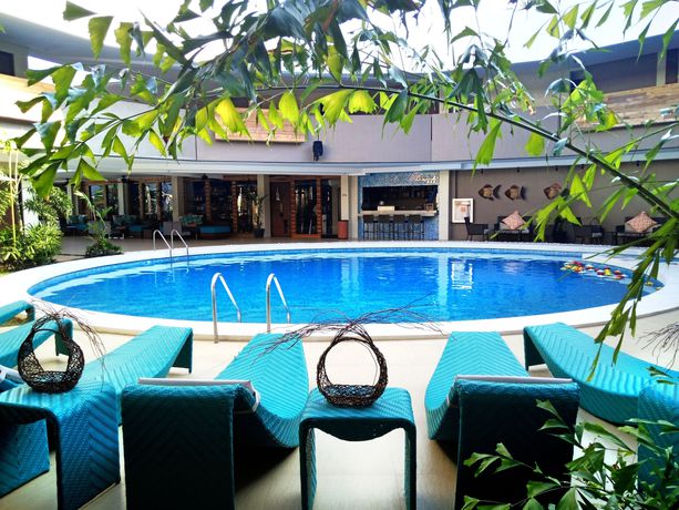 Imagen de la piscina del Hotel The Oriental Bataan. Foto 19