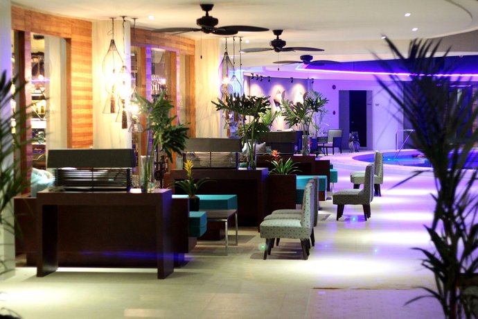 Imagen de los interiores del Hotel The Oriental Bataan. Foto 17