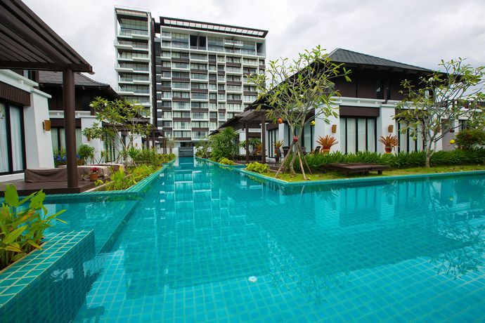 Imagen de la piscina del Hotel The Oriental Beach Resort. Foto 11