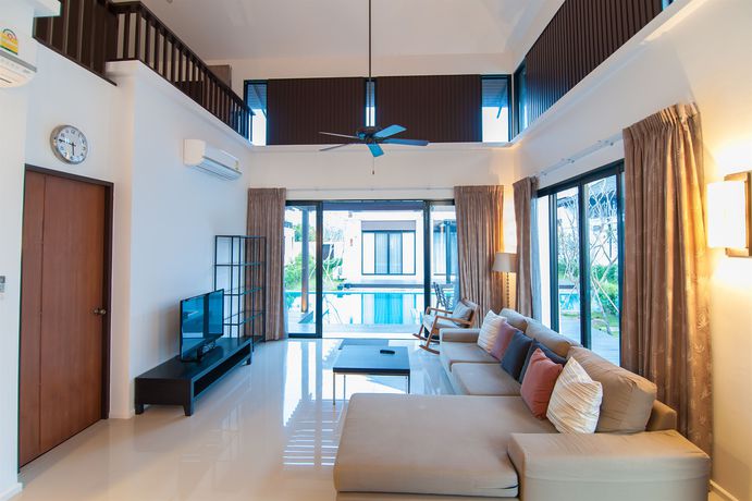 Imagen de la habitación del Hotel The Oriental Beach Resort. Foto 6