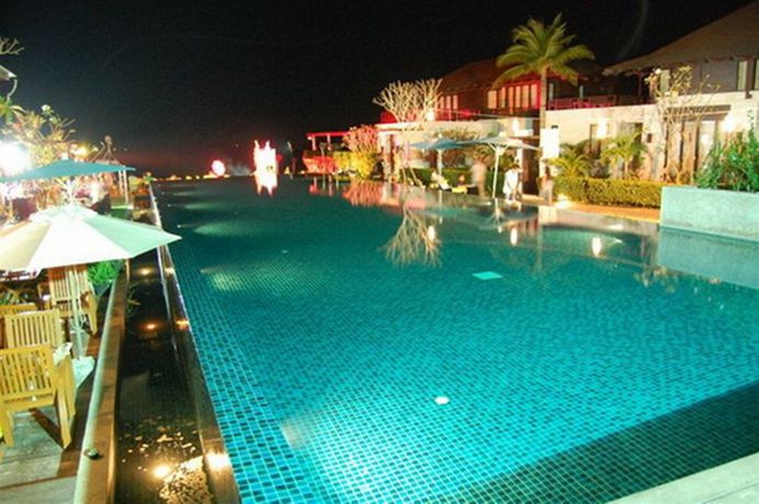 Imagen de los interiores del Hotel The Oriental Beach Resort. Foto 10