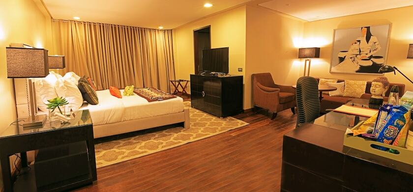 Imagen de la habitación del Hotel The Oriental Luxury Suites Tagaytay. Foto 20