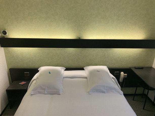 Imagen de la habitación del Hotel The Originals Access Bourges Nord. Foto 6