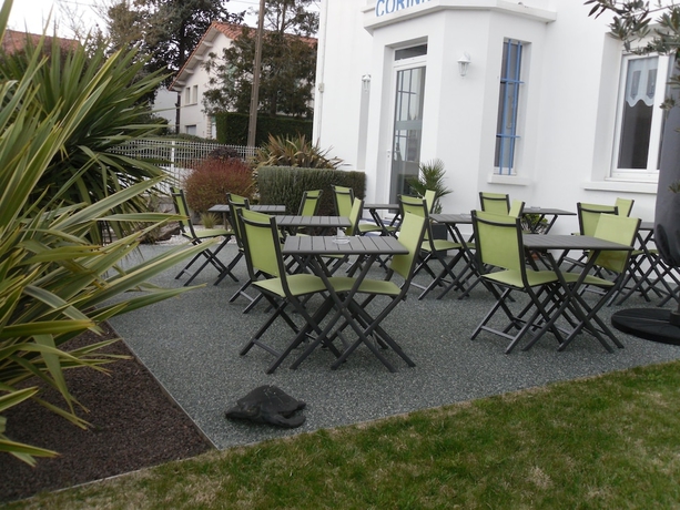 Imagen del bar/restaurante del Hotel The Originals Access, Corinna. Foto 8