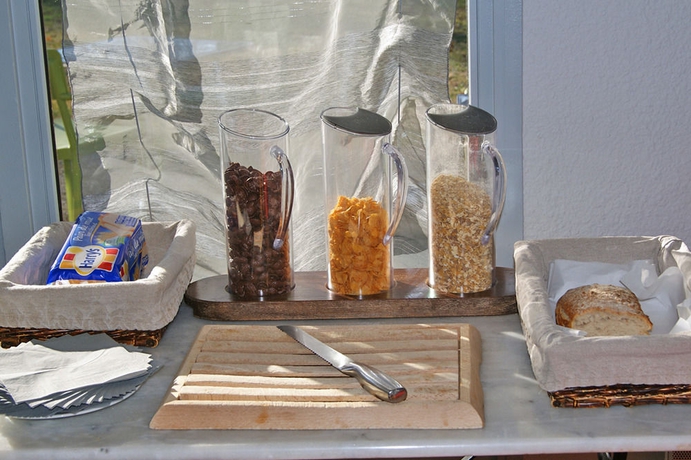 Imagen del bar/restaurante del Hotel The Originals Access, Foix. Foto 2