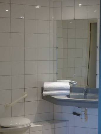 Imagen de la habitación del Hotel The Originals Access, H&ocirc;tel Moustache, SeclinFoxotel. Foto 6