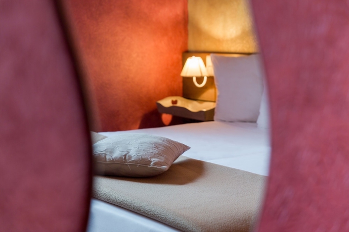 Imagen de la habitación del Hotel The Originals Access, Hostellerie Des Pins. Foto 13