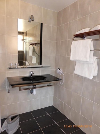 Imagen de la habitación del Hotel The Originals Access, Hostellerie Des Pins. Foto 16