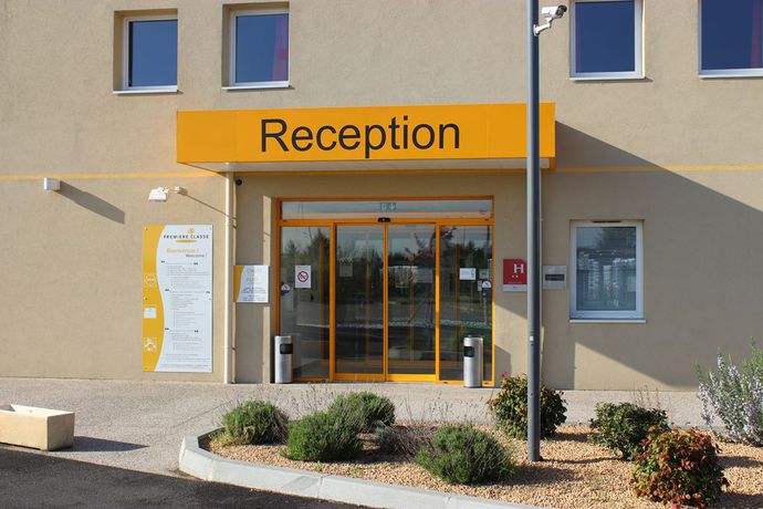 Imagen de los exteriores del Hotel The Originals Access Tendance. Foto 13