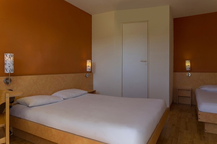 Imagen de la habitación del Hotel The Originals Access, Tulle. Foto 11