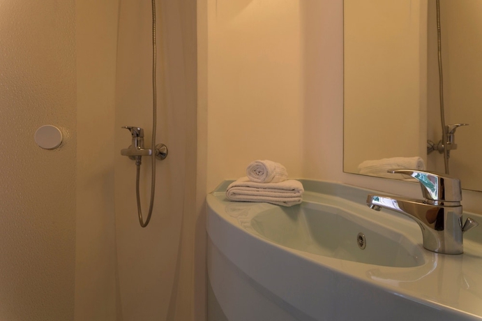 Imagen de la habitación del Hotel The Originals Access, Tulle. Foto 17