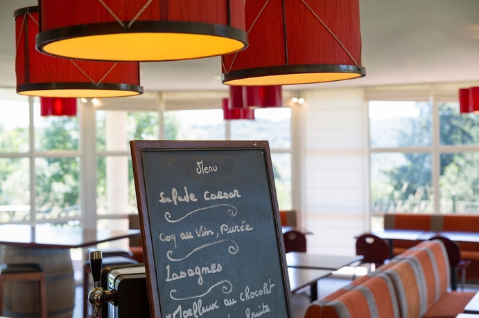 Imagen del bar/restaurante del Hotel The Originals Access, Tulle. Foto 3