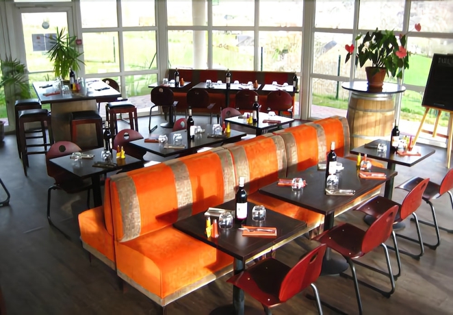 Imagen del bar/restaurante del Hotel The Originals Access, Tulle. Foto 4