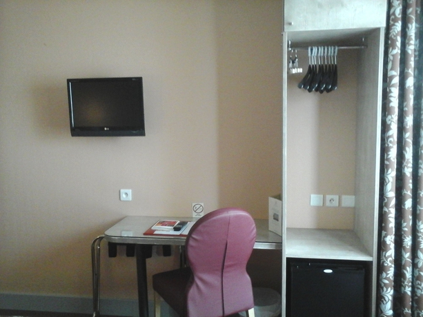 Imagen de la habitación del Hotel The Originals Boutique, Alizé. Foto 4