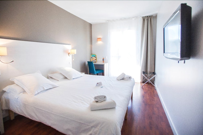 Imagen de la habitación del Hotel The Originals Boutique, Cassitel, Cassis Port. Foto 9