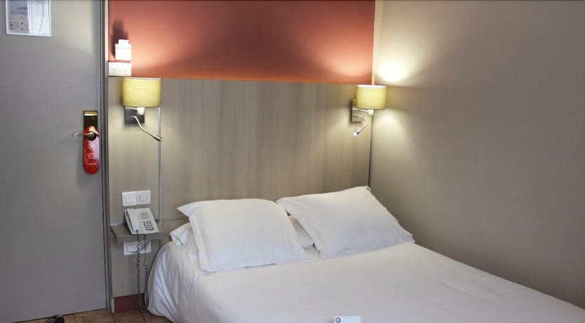 Imagen de la habitación del Hotel The Originals Boutique, Cassitel, Cassis Port. Foto 10