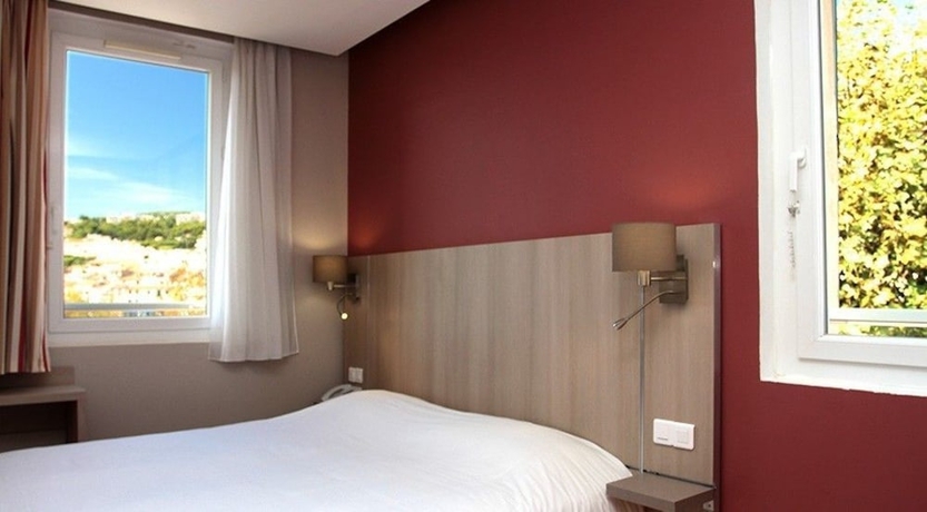 Imagen de la habitación del Hotel The Originals Boutique, Cassitel, Cassis Port. Foto 12