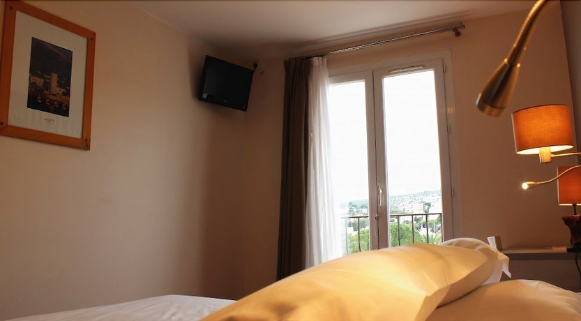 Imagen de la habitación del Hotel The Originals Boutique, Cassitel, Cassis Port. Foto 14