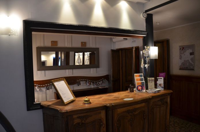 Imagen de los interiores del Hotel The Originals Boutique, Clair , Martigues. Foto 11