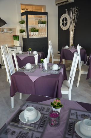 Imagen del bar/restaurante del Hotel The Originals Boutique, Clair , Martigues. Foto 4