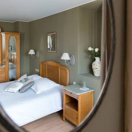 Imagen de la habitación del Hotel The Originals Boutique, De La Balance, Montbéliard. Foto 12