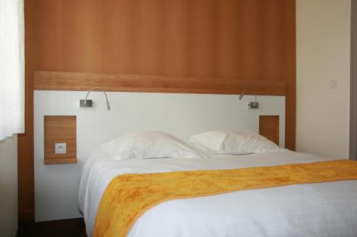 Imagen general del Hotel The Originals Boutique, De Perros. Foto 2