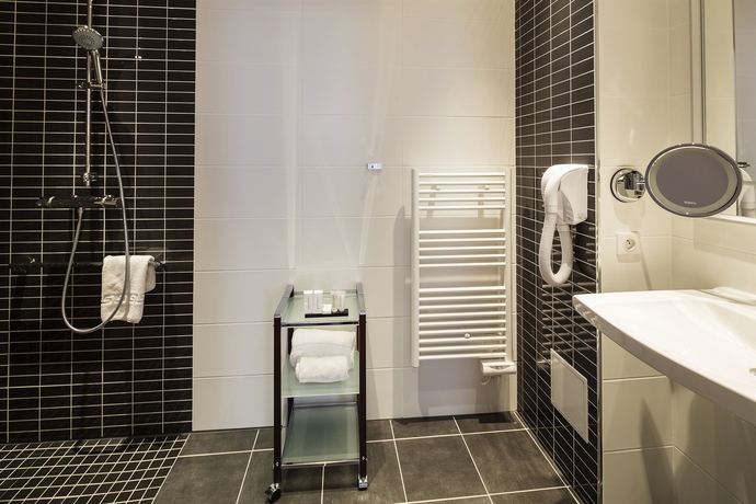 Imagen de la habitación del Hotel The Originals Boutique, Des Princes, Strasbourg Centre. Foto 7