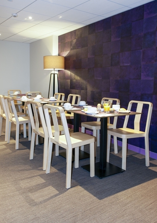 Imagen del bar/restaurante del Hotel The Originals Boutique, Du Château, Dinan. Foto 3