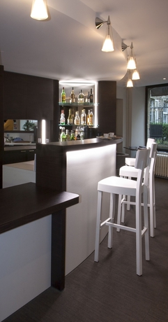 Imagen del bar/restaurante del Hotel The Originals Boutique, Du Château, Dinan. Foto 6