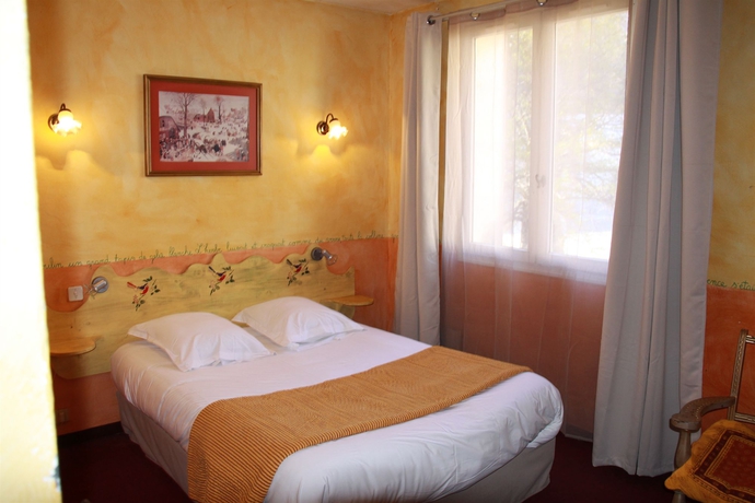 Imagen de la habitación del Hotel The Originals Boutique, Du Parc. Foto 9