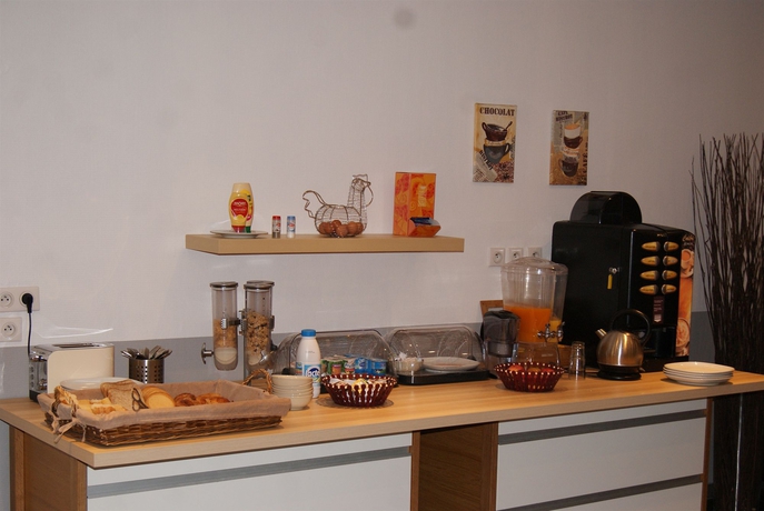 Imagen del bar/restaurante del Hotel The Originals Boutique, Hôtel Danieli, Avignon. Foto 2