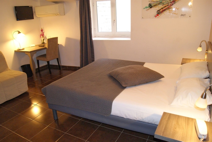 Imagen de la habitación del Hotel The Originals Boutique, Hôtel Danieli, Avignon. Foto 5