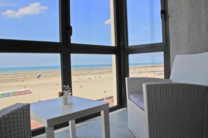 Imagen de los interiores del Hotel The Originals Boutique, Hôtel Neptune, Berck-Sur-Mer. Foto 9
