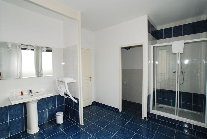 Imagen de la habitación del Hotel The Originals Boutique, H&ocirc;tel Terminus. Foto 12
