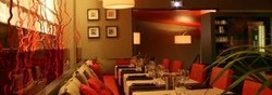 Imagen del bar/restaurante del Hotel The Originals Boutique, H&ocirc;tel de la Paix, Brest. Foto 2