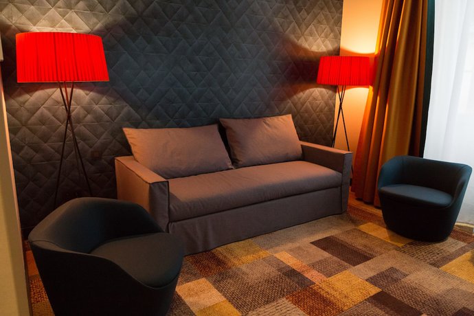 Imagen de la habitación del Hotel The Originals Boutique, Hôtel des Sources. Foto 2