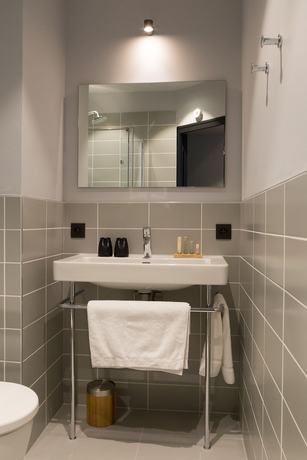 Imagen de la habitación del Hotel The Originals Boutique, Hôtel des Sources. Foto 14