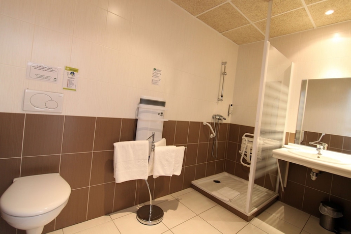 Imagen de la habitación del Hotel The Originals Boutique, Hôtel du Pont Roupt, Mende (Inter-Hotel). Foto 9