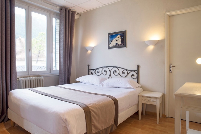 Imagen de la habitación del Hotel The Originals Boutique, Hôtel du Pont Roupt, Mende (Inter-Hotel). Foto 10