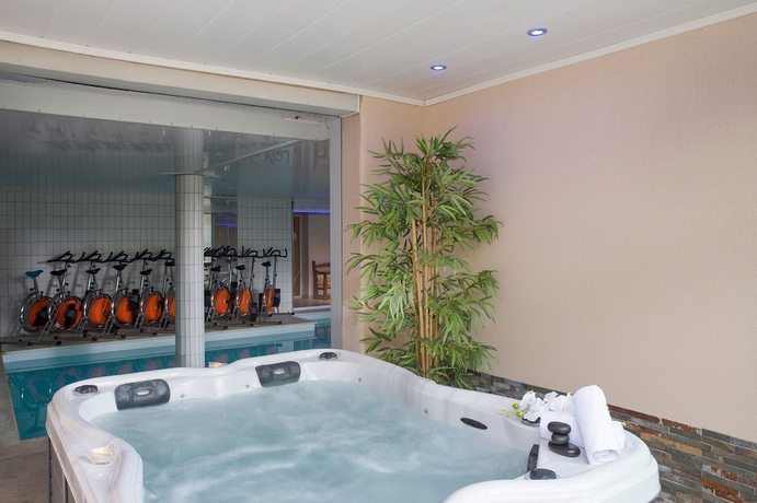 Imagen de la habitación del Hotel The Originals Boutique, Hôtel du Pont Roupt, Mende (Inter-Hotel). Foto 13