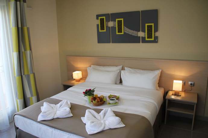 Imagen de la habitación del Hotel The Originals Boutique, Hôtel l\'Occitan, Aubagne Nord. Foto 4